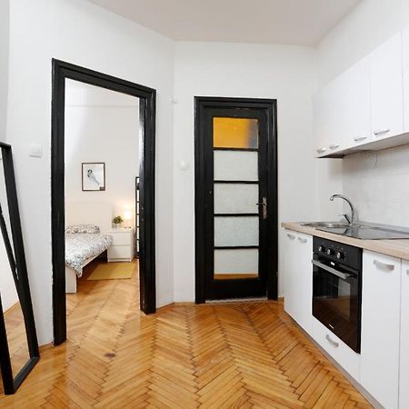Lovely Apartment With 2 Bedrooms Бухарест Экстерьер фото